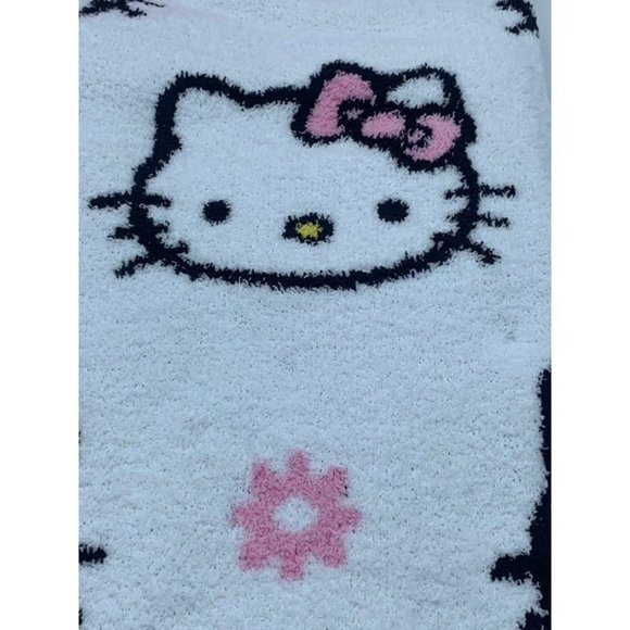 Hello Kitty Spring Soft Decorative Reversible Throw Blanket 50” x 70” - Picture 4 of 7